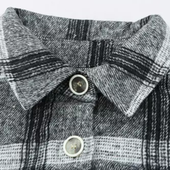 New plaid shacket with pockets - Picture 9 of 13